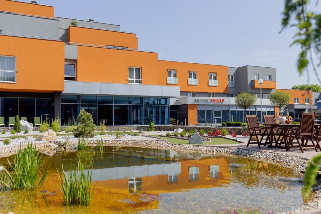 Hotel Tenis Zvolen Exterior photo