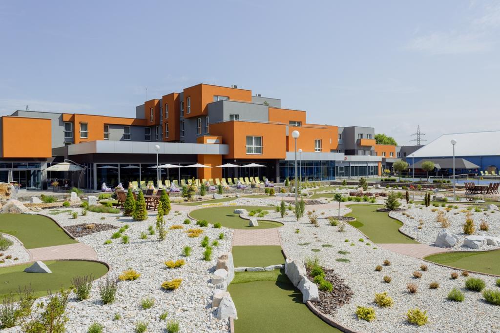 Hotel Tenis Zvolen Exterior photo