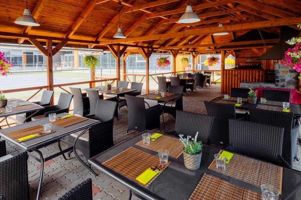 Hotel Tenis Zvolen Exterior photo